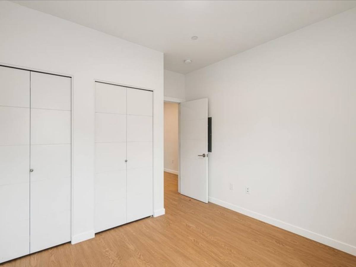 Apartment for rent at 5042 NE Fremont St, Portland, OR 97213