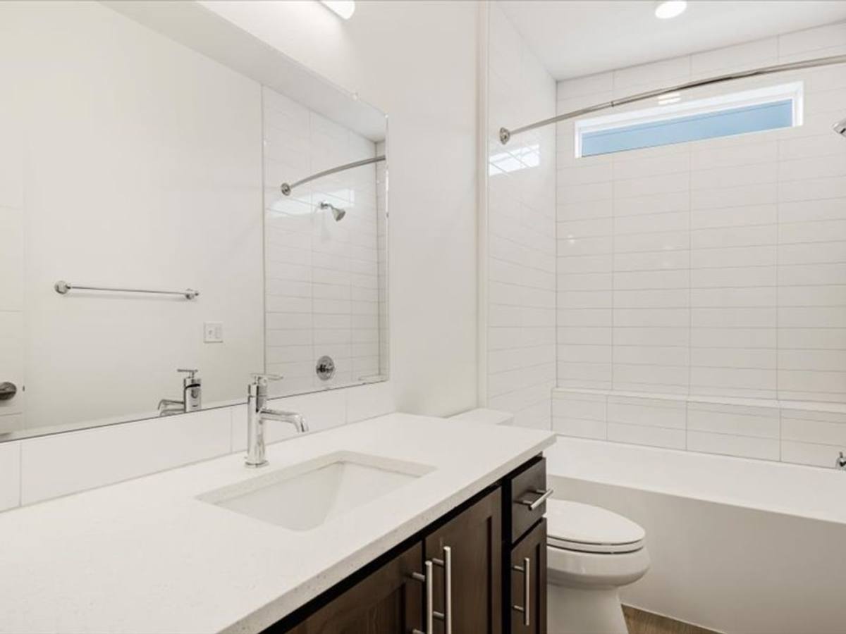 Apartment for rent at 5042 NE Fremont St, Portland, OR 97213