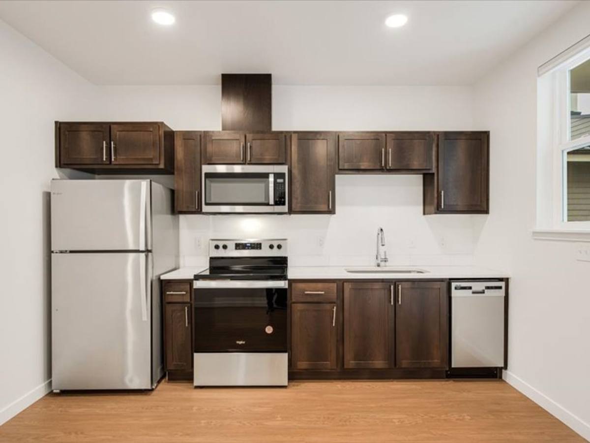 Apartment for rent at 5042 NE Fremont St, Portland, OR 97213