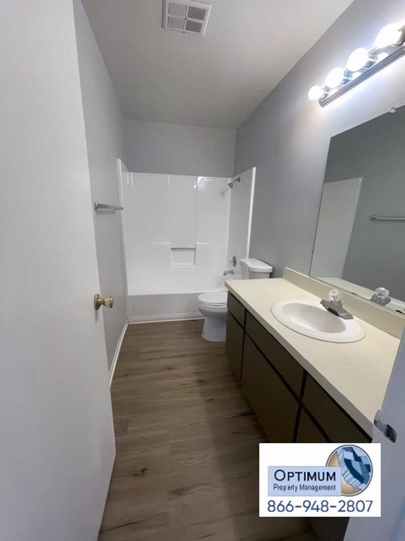 Apartment for rent at 1410 Morro Way, Lake Elsinore, CA 92530