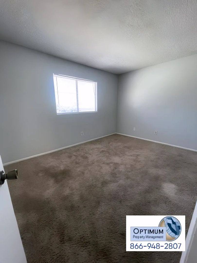 Apartment for rent at 1410 Morro Way, Lake Elsinore, CA 92530