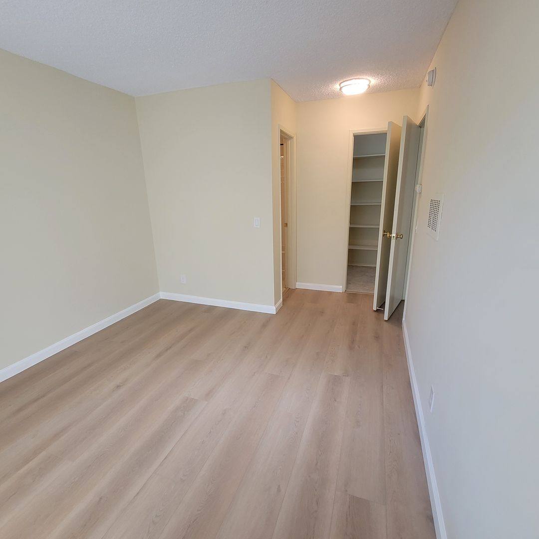 Apartment for rent at 18429 Prairie St, Northridge, CA 91325