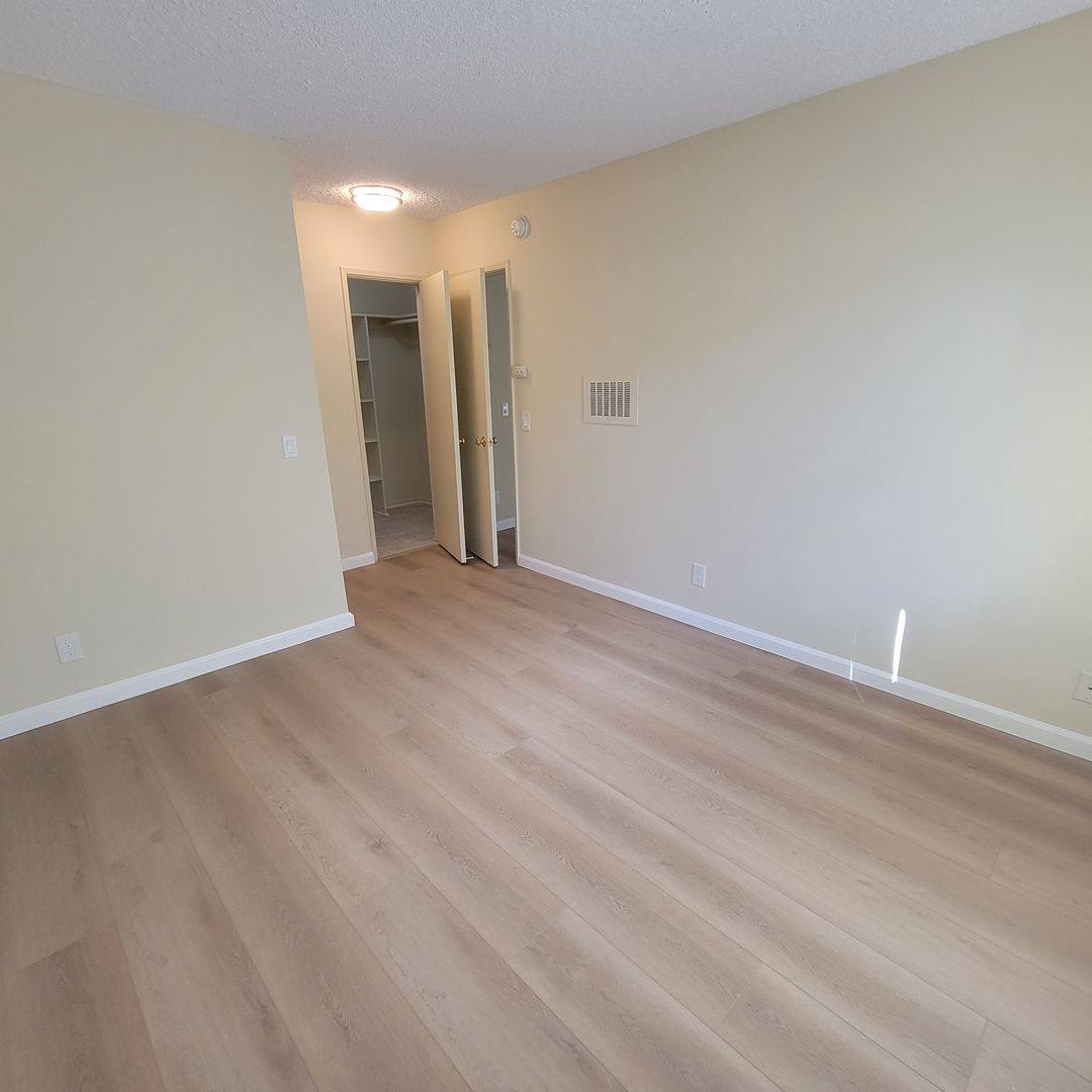 Apartment for rent at 18429 Prairie St, Northridge, CA 91325
