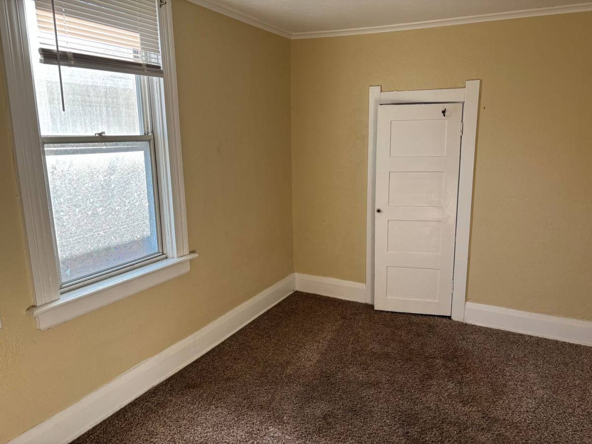 Apartment for rent at 3010 Warsaw St, Toledo, OH 43608