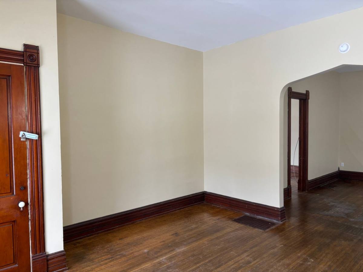 Apartment for rent at 420 Platt St, Toledo, OH 43605