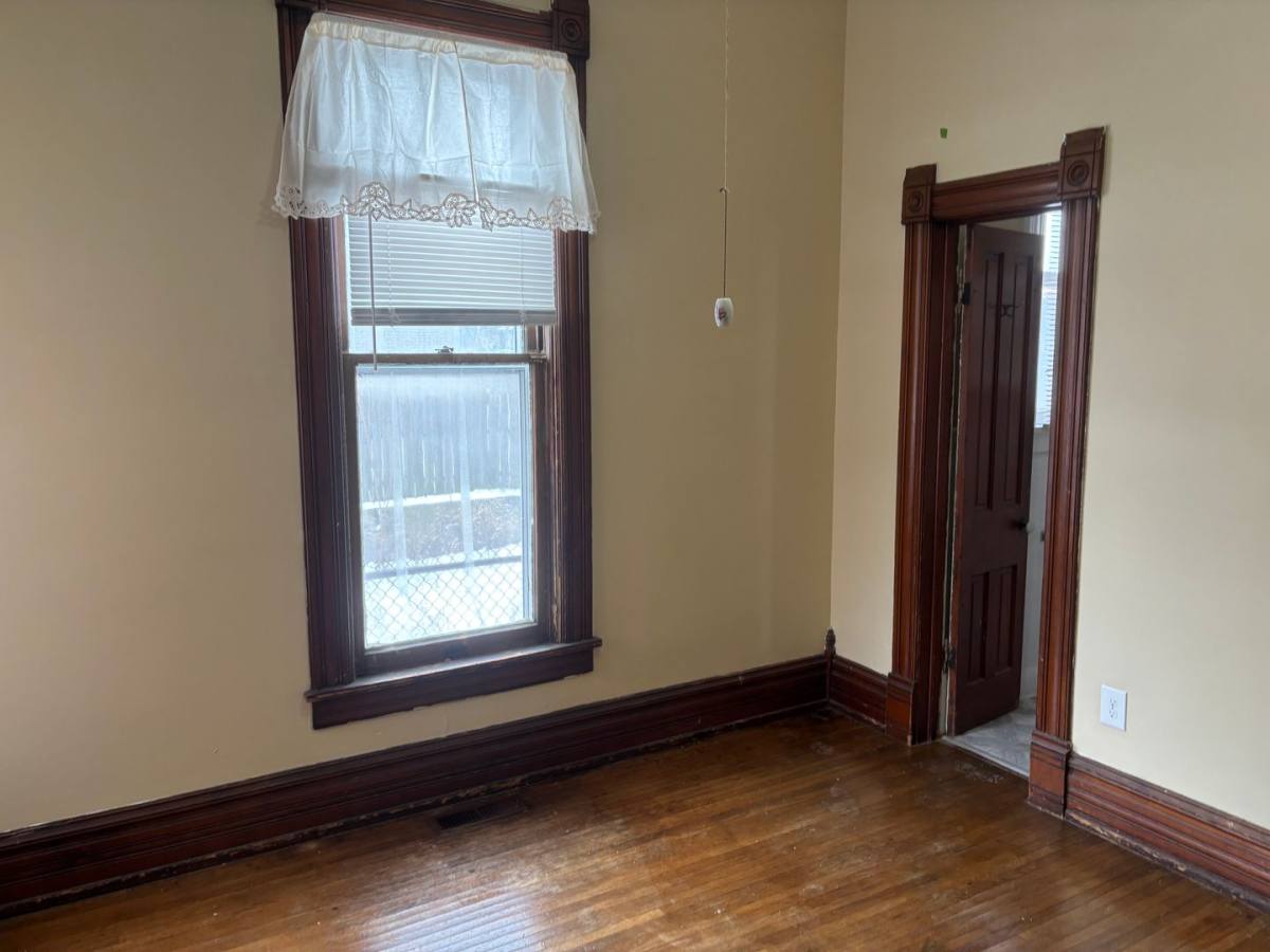 Apartment for rent at 420 Platt St, Toledo, OH 43605