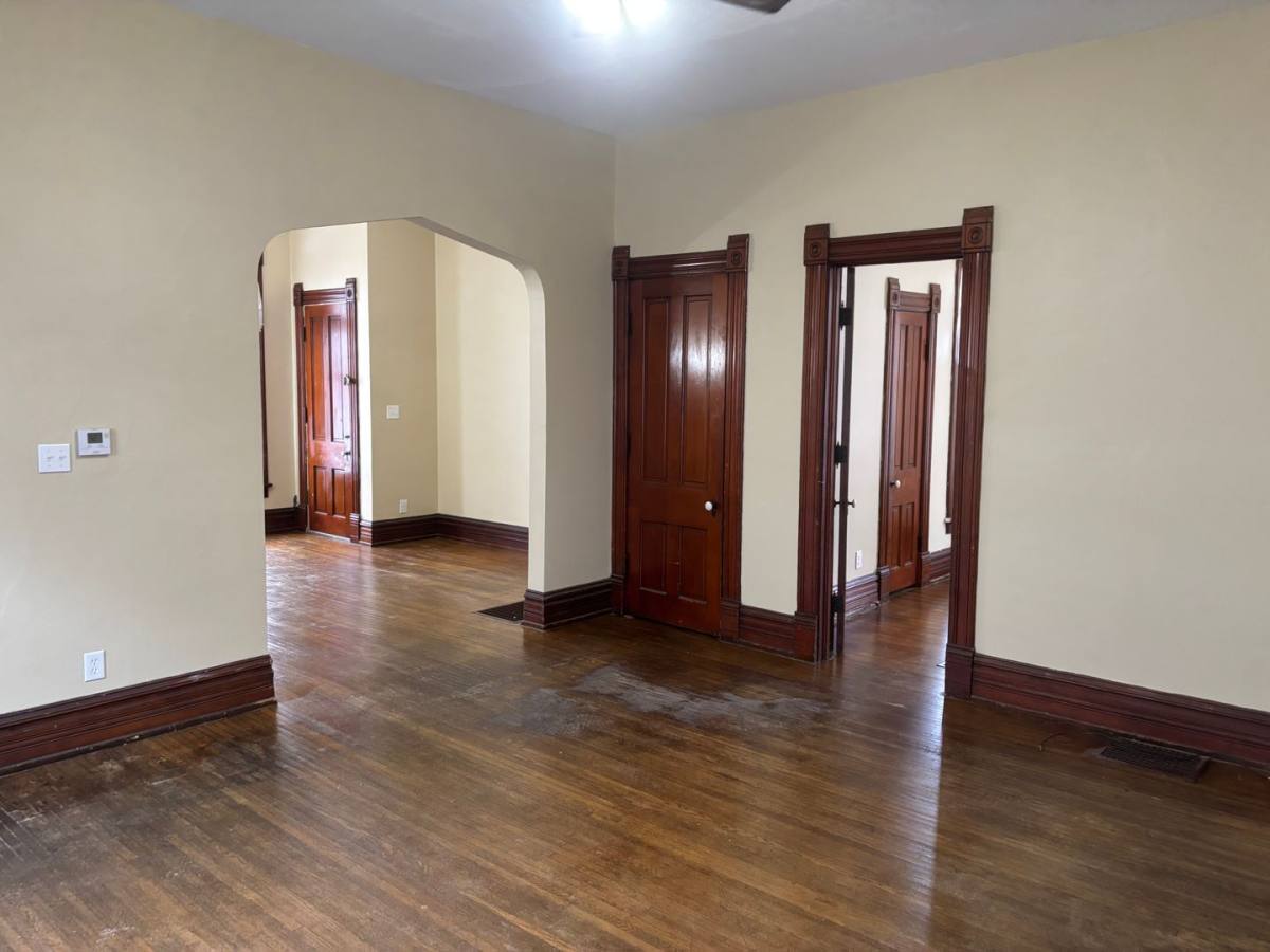 Apartment for rent at 420 Platt St, Toledo, OH 43605