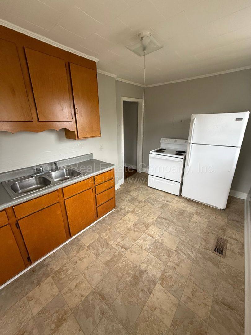 Apartment for rent at 1505 Williamson St, Winston Salem, NC 27107