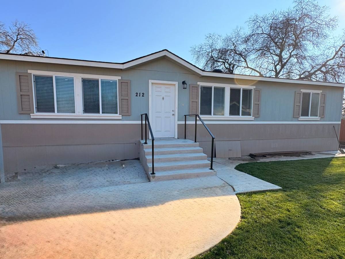 House for rent at 212 Las Flores Ave, Modesto, CA 95354