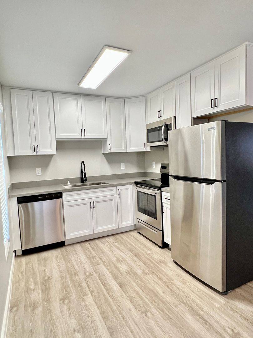 Apartment for rent at 1727 Chalcedony St, San Diego, CA 92109