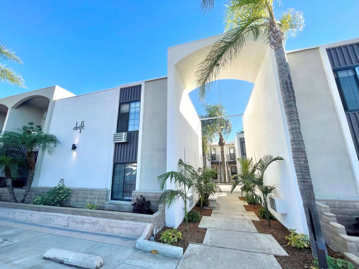 Apartment for rent at 1727 Chalcedony St, San Diego, CA 92109