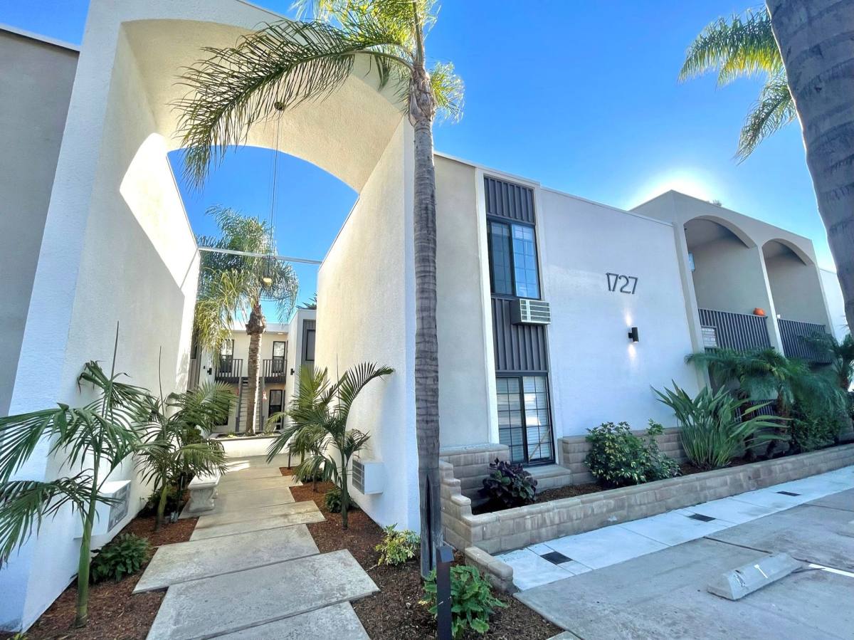 Apartment for rent at 1727 Chalcedony St, San Diego, CA 92109