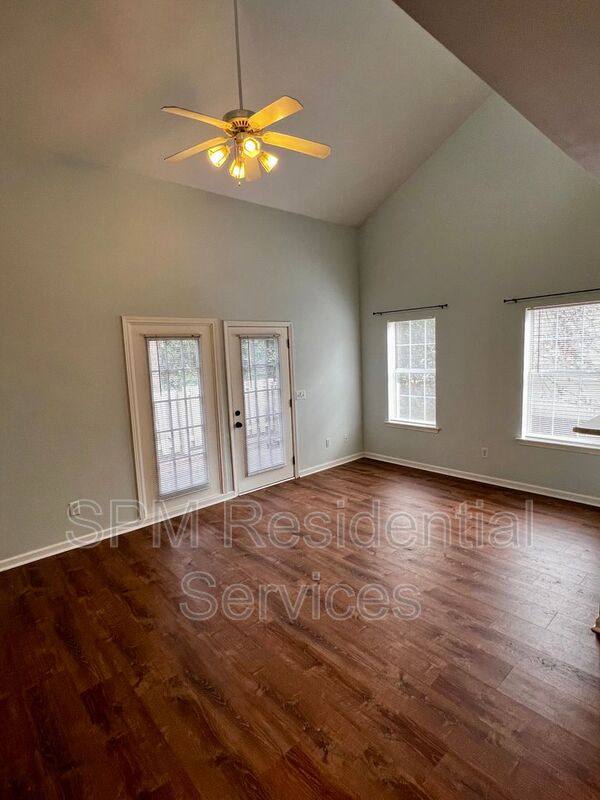 House for rent at 5061 Peachtree Ave, Wilmington, NC 28403