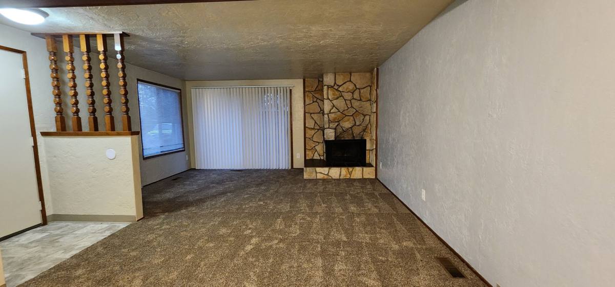 Townhouse for rent at 313 Wheeler St, Lebanon, OR 97355