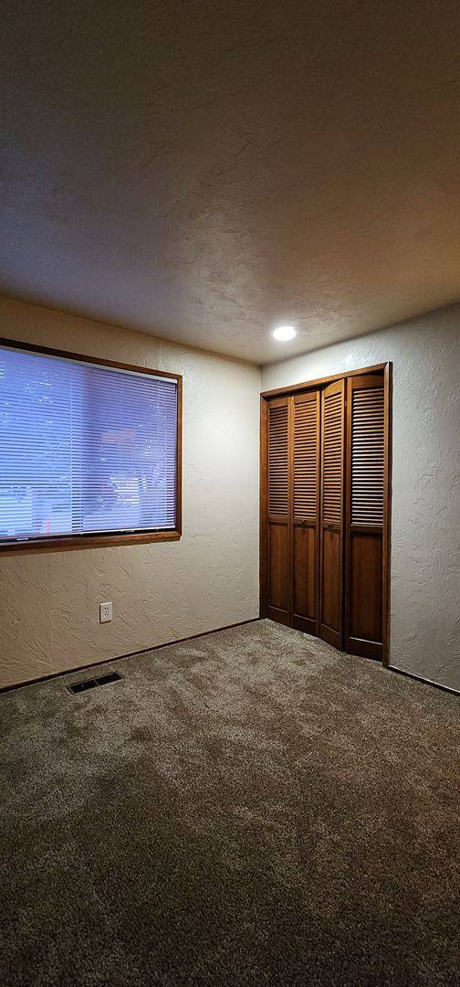 Townhouse for rent at 313 Wheeler St, Lebanon, OR 97355