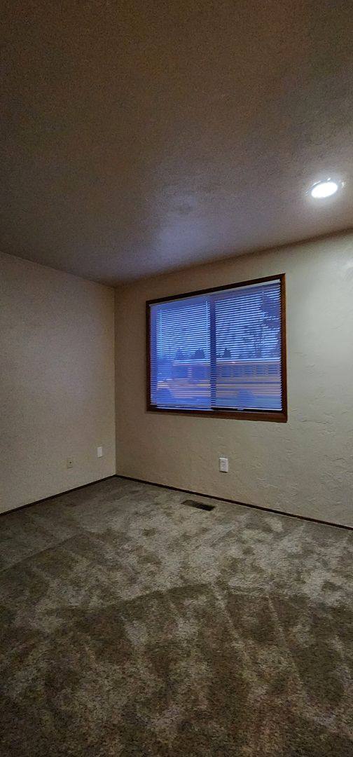 Townhouse for rent at 313 Wheeler St, Lebanon, OR 97355