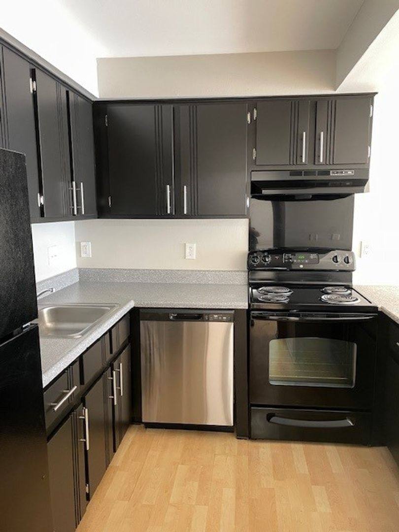 Apartment for rent at 2575 Catalpa Dr, Berkley, MI 48072