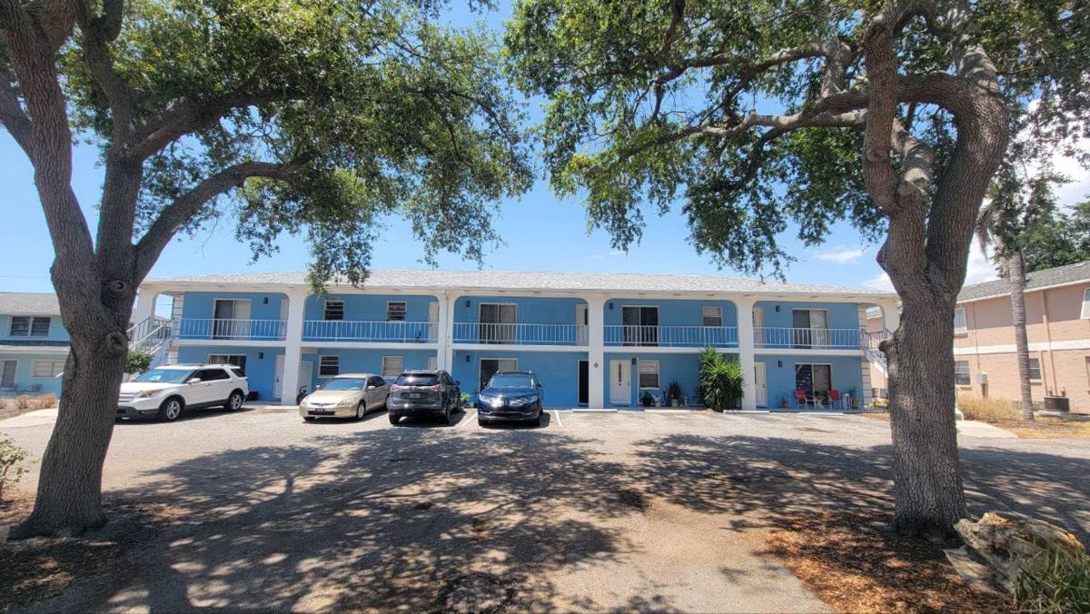 Apartment for rent at 504 Barcelona Ave, Venice, FL 34285