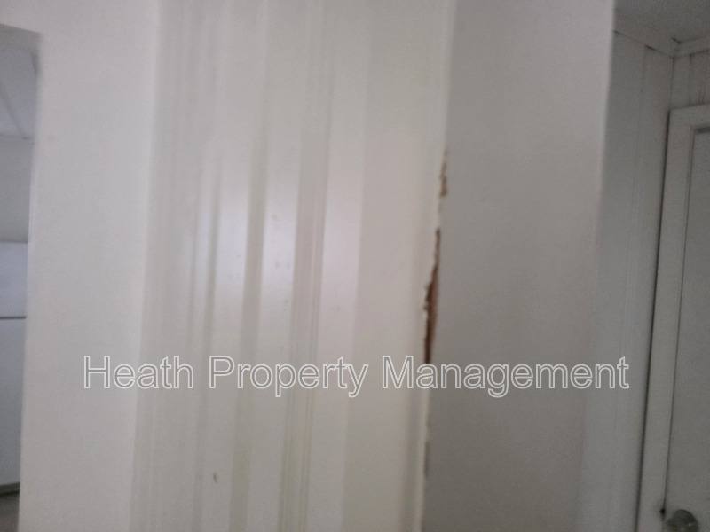 House for rent at 504 6th Ave NW, Largo, FL 33770