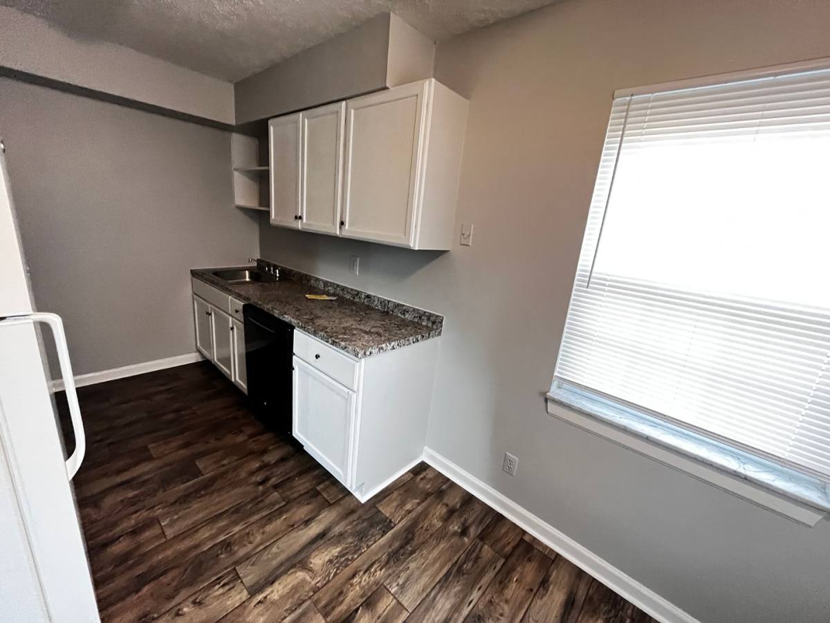 Apartment for rent at 4405 Landside Dr, Louisville, KY 40220