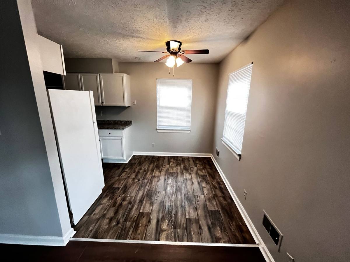 Apartment for rent at 4405 Landside Dr, Louisville, KY 40220