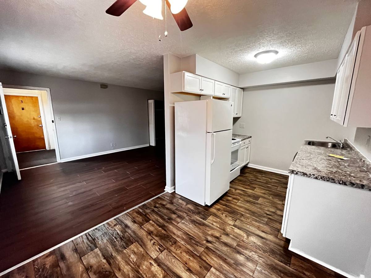 Apartment for rent at 4405 Landside Dr, Louisville, KY 40220