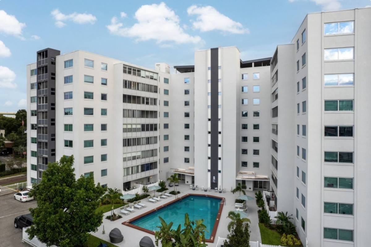 Apartment for rent at 20 W Lucerne Circle, Orlando, FL 32801