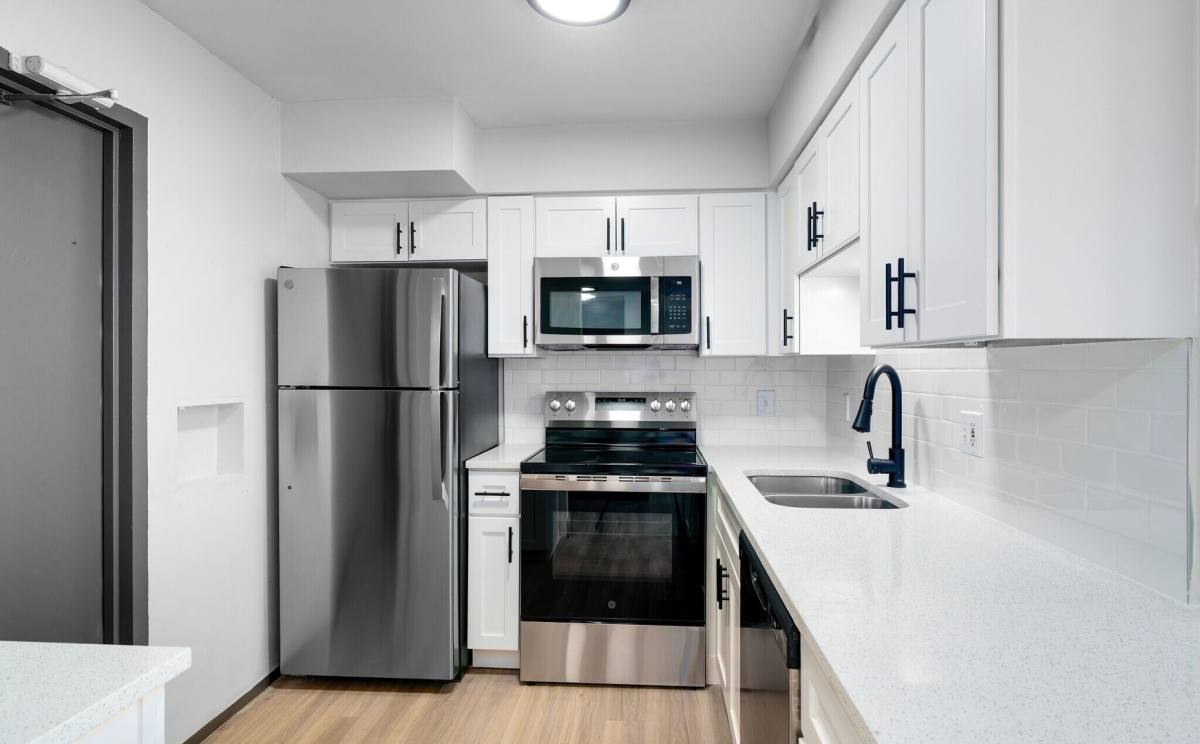 Apartment for rent at 20 W Lucerne Circle, Orlando, FL 32801