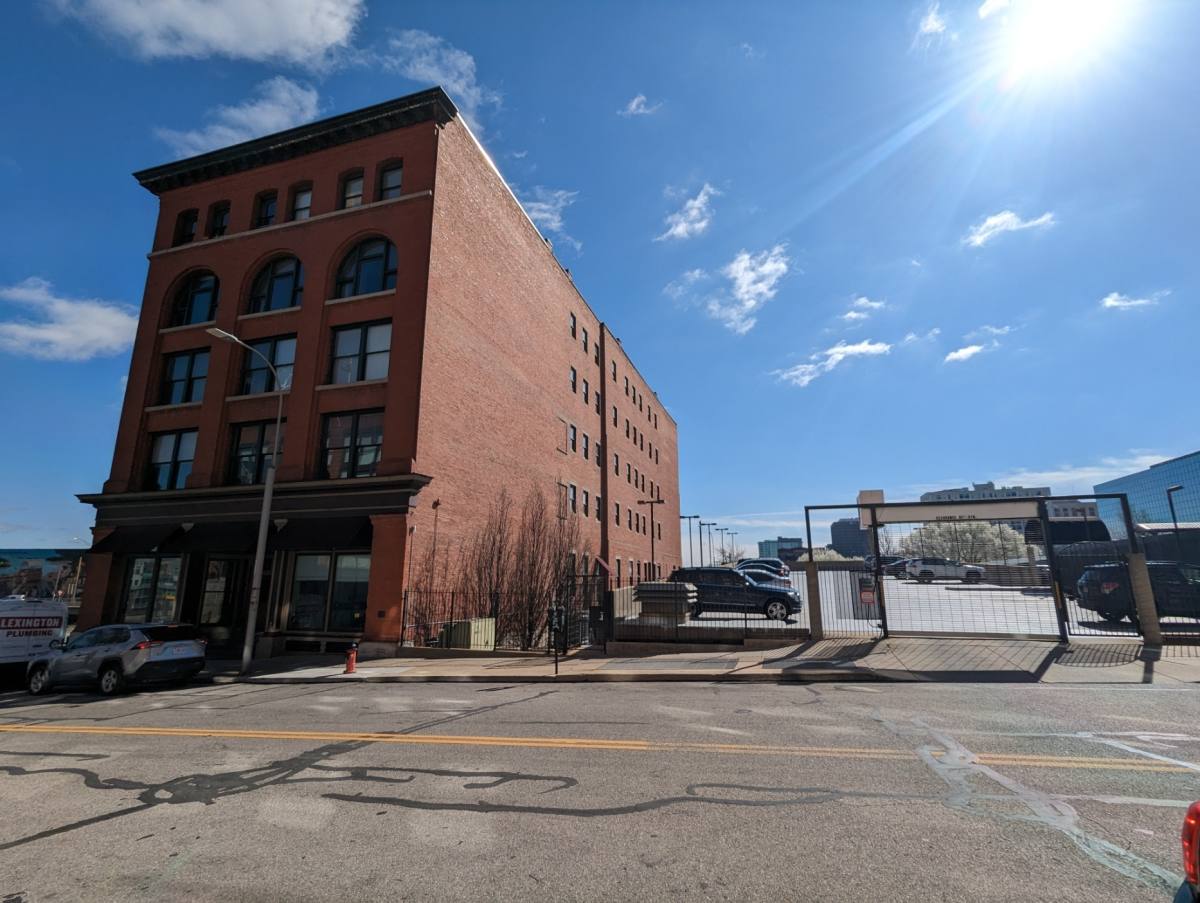 Apartment for rent at 609 Central St #1403, Kansas City, MO 64105