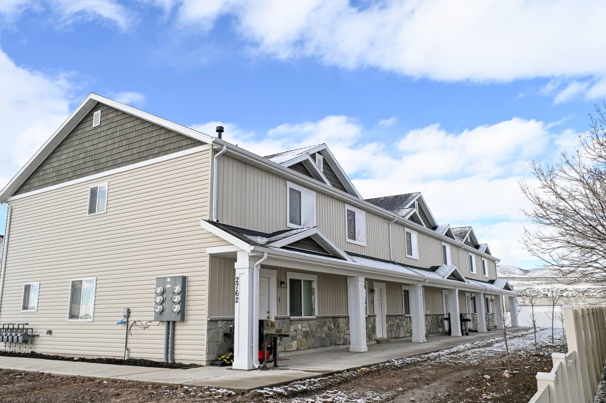 Townhouse for rent at 2762 W 450 N #2, Tremonton, UT 84337