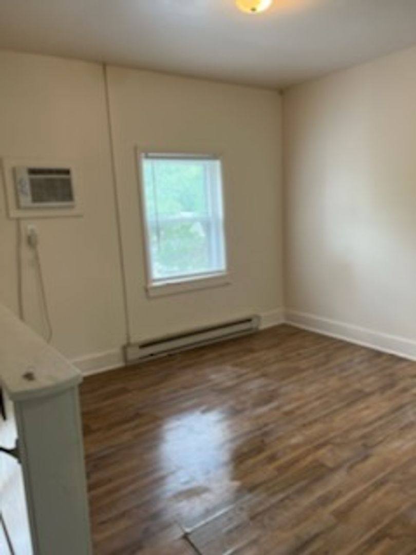 Apartment for rent at 204 W Jefferson, Anna, IL 62906