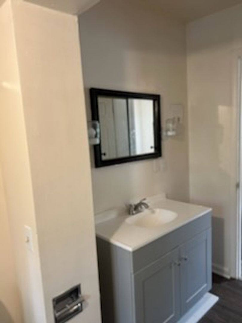 Apartment for rent at 204 W Jefferson, Anna, IL 62906