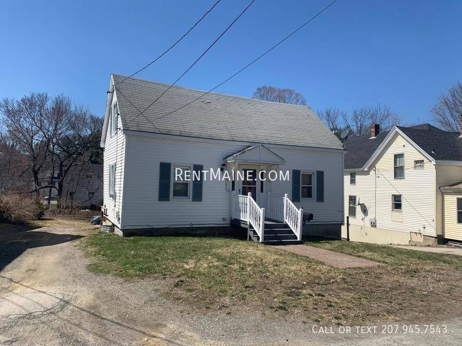 Apartment for rent at 322 Grove St, Bangor, ME 04401