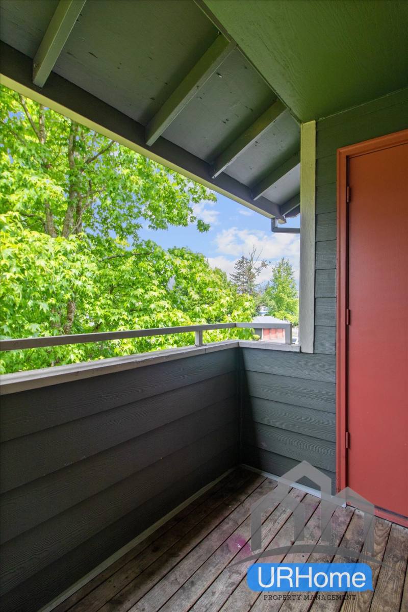 Apartment for rent at 611 SE 190th Ave, Portland, OR 97233