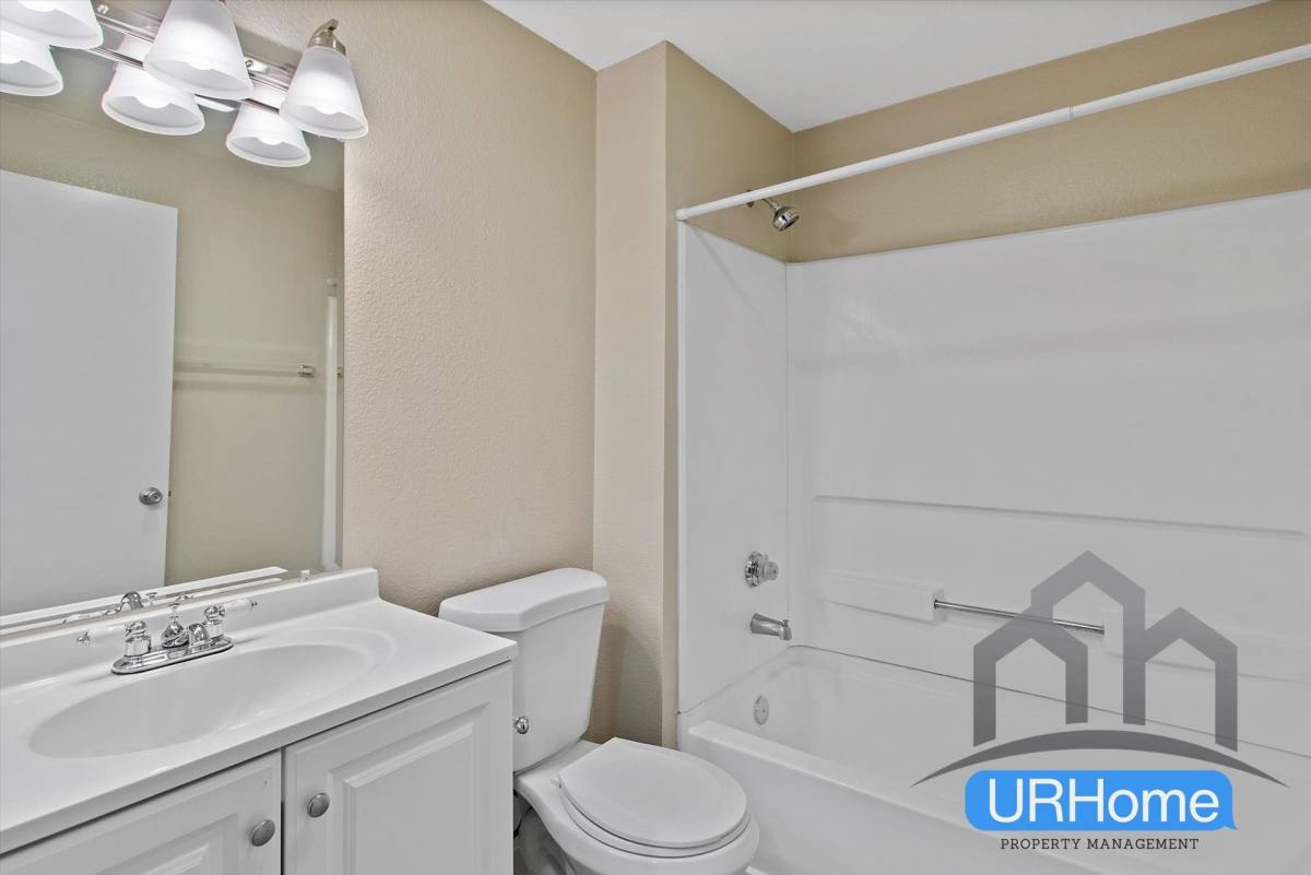 Apartment for rent at 611 SE 190th Ave, Portland, OR 97233