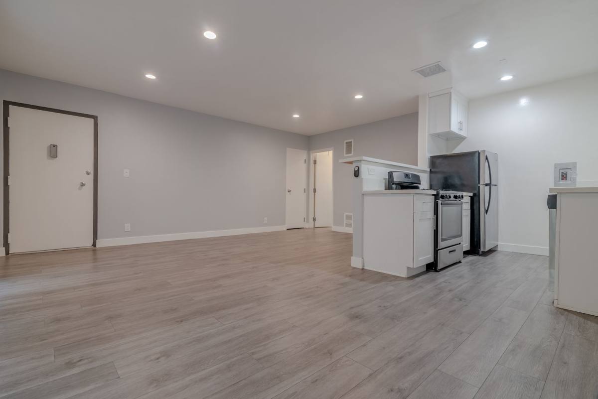 Apartment for rent at 928 4th St, Santa Monica, CA 90403