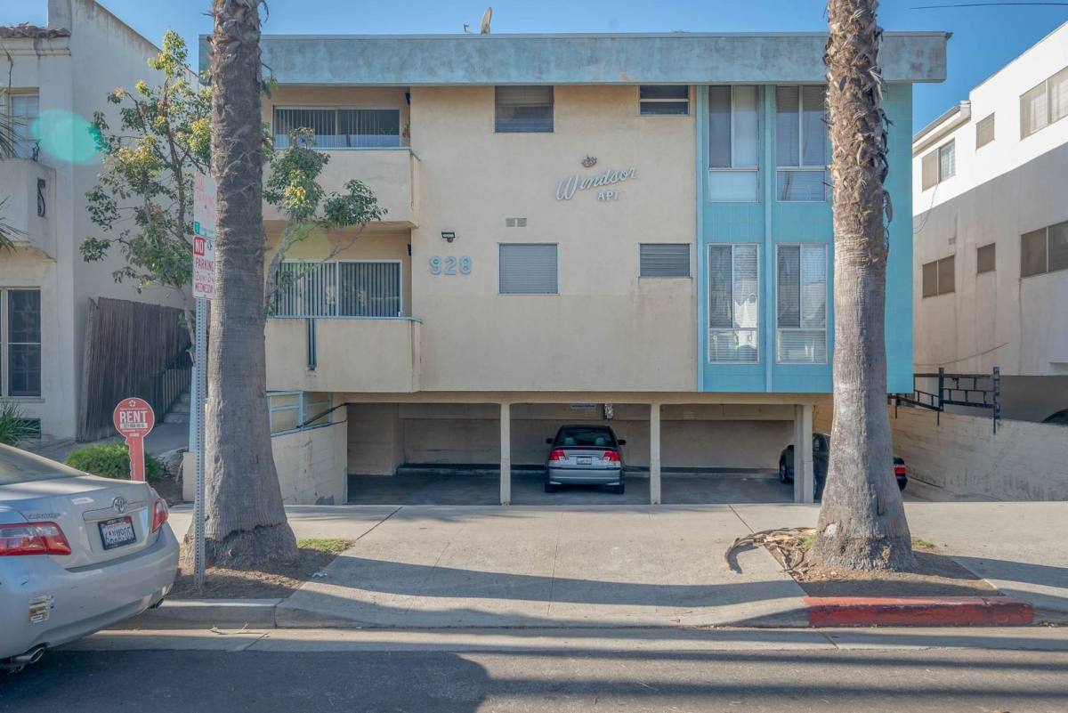 Apartment for rent at 928 4th St, Santa Monica, CA 90403