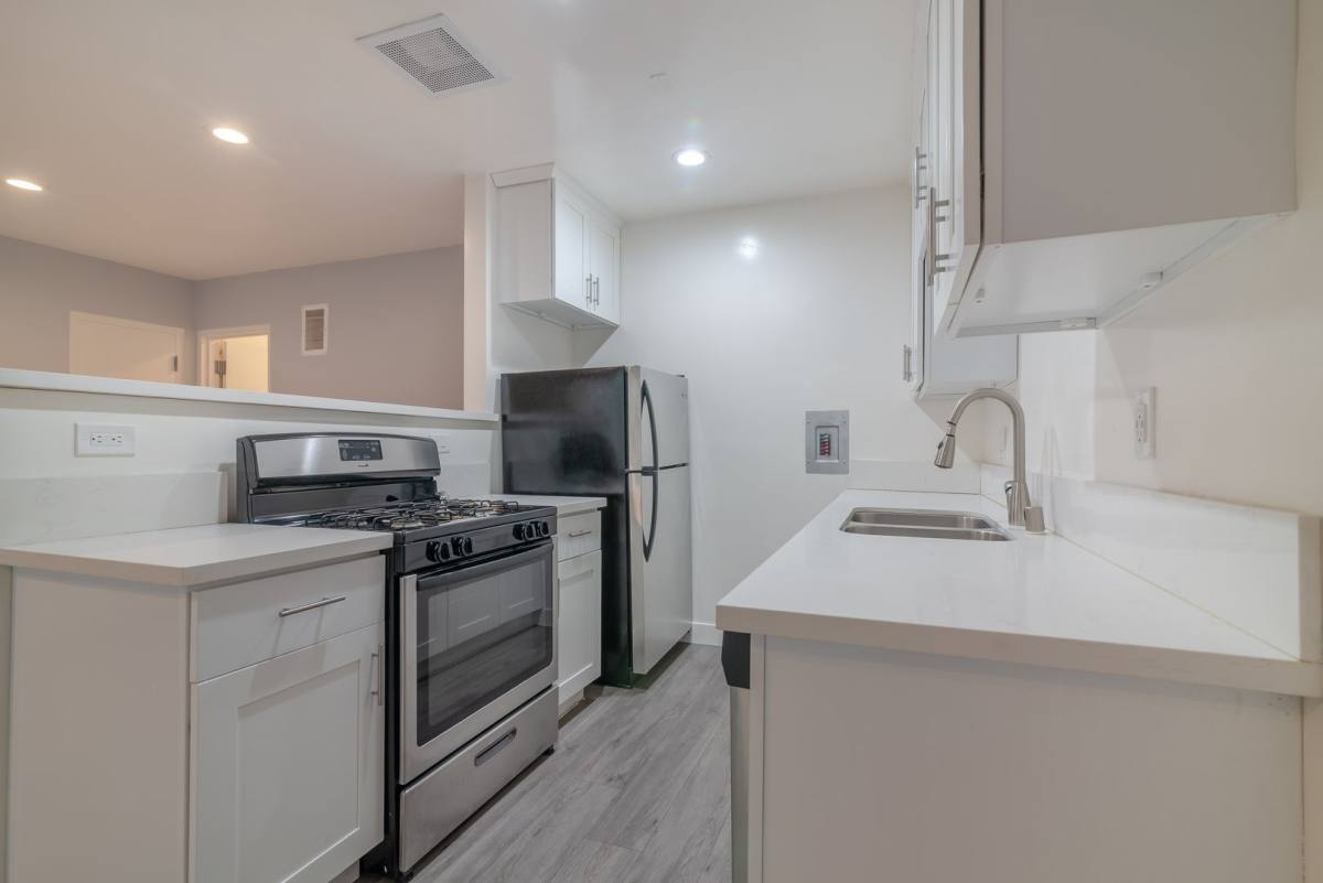 Apartment for rent at 928 4th St, Santa Monica, CA 90403