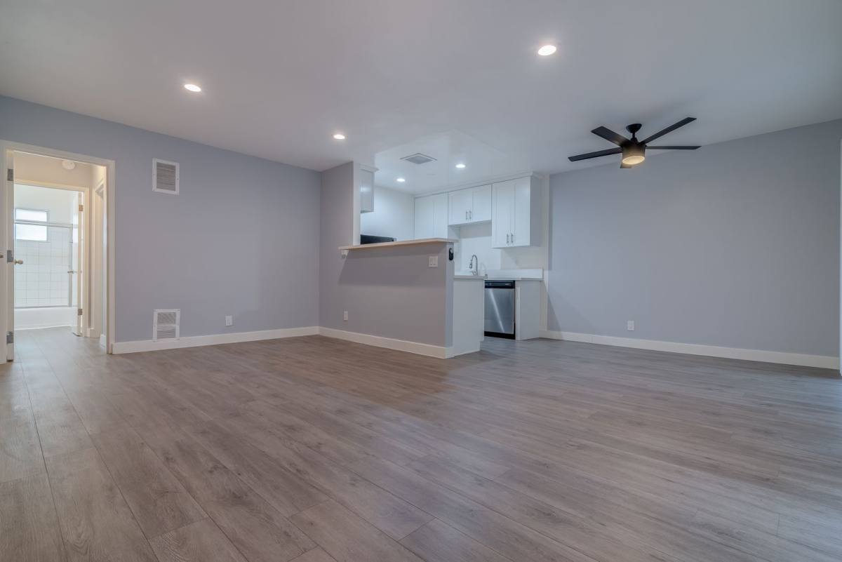 Apartment for rent at 928 4th St, Santa Monica, CA 90403