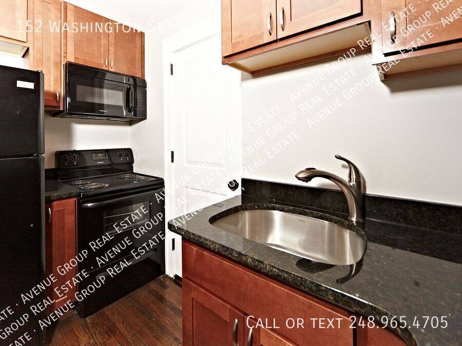Apartment for rent at 152 Washington St #14, Pontiac, MI 48341