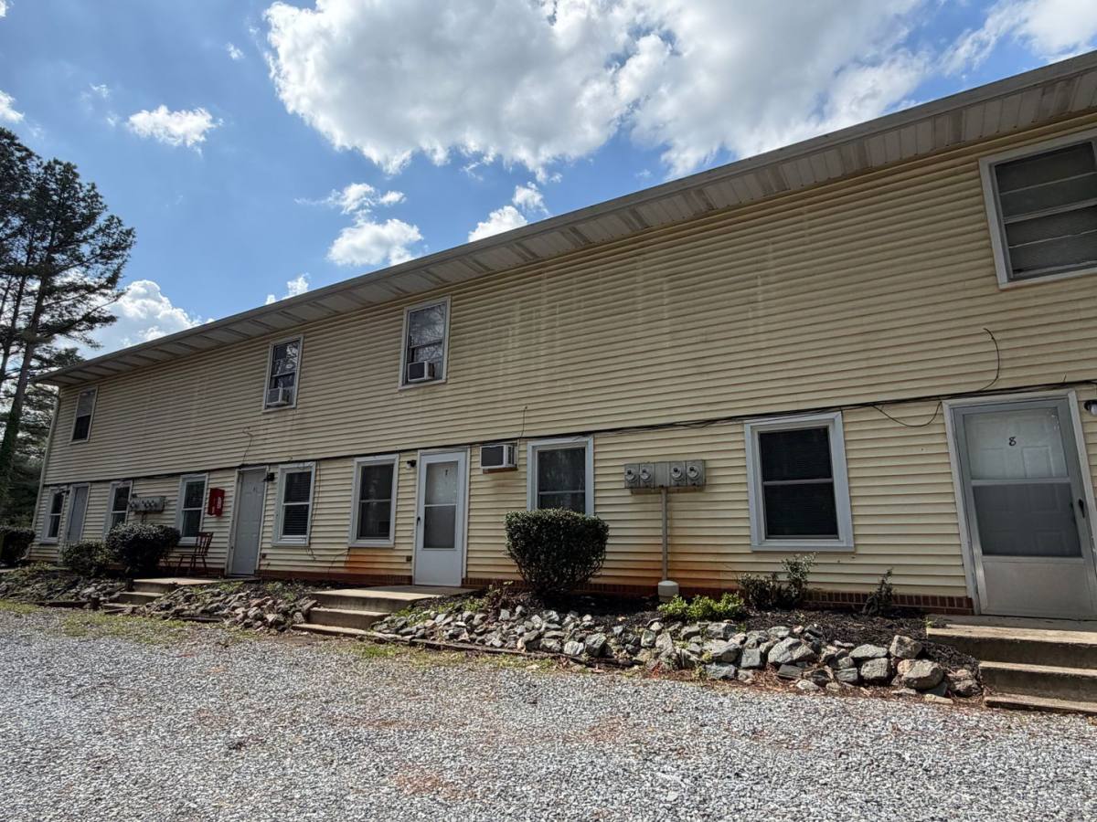 Apartment for rent at 78 Oak Ridge Dr, Altavista, VA 24517