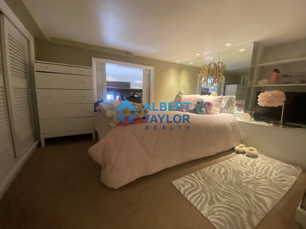 Apartment for rent at 113 Beacon St #2R, Boston, MA 02116
