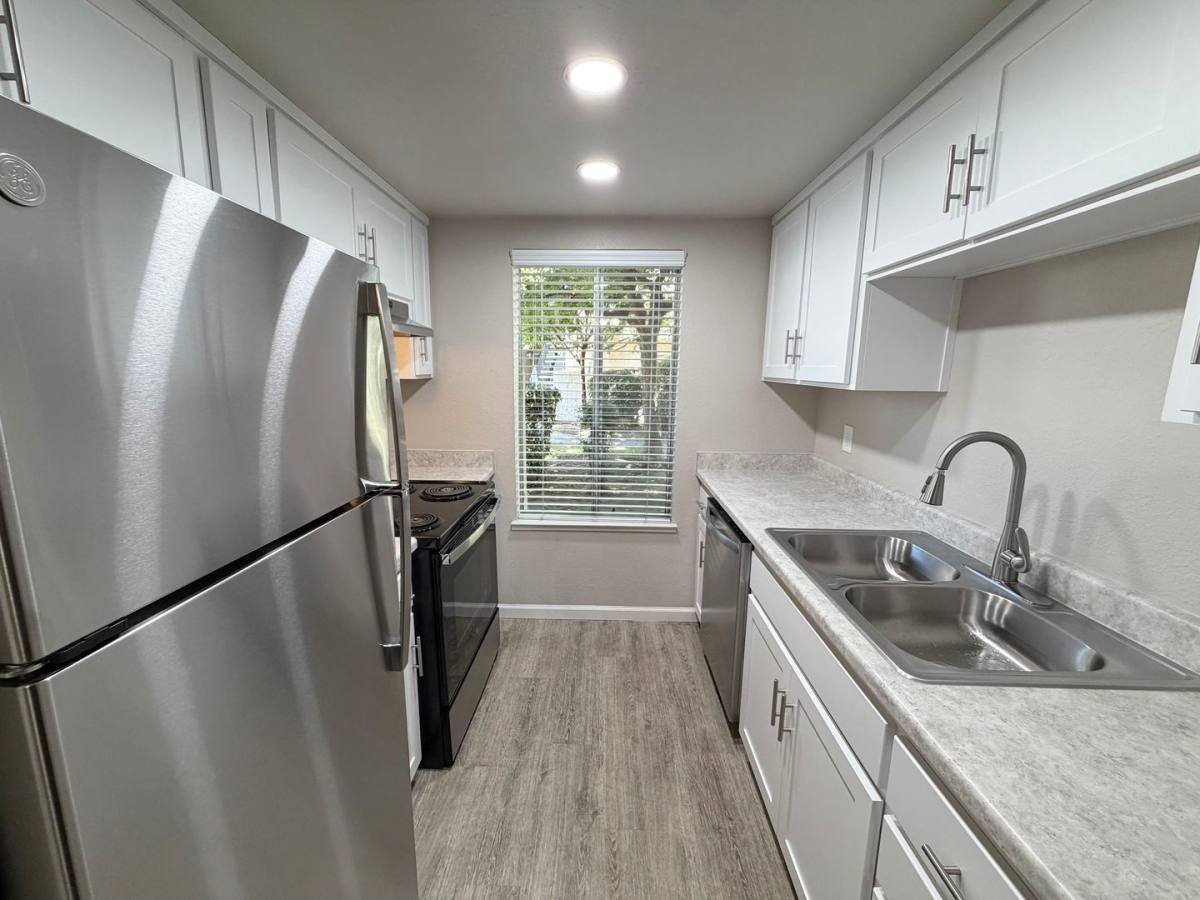 Apartment for rent at Merit Manor, 400 W Gettysburg Ave, Clovis, CA 93612
