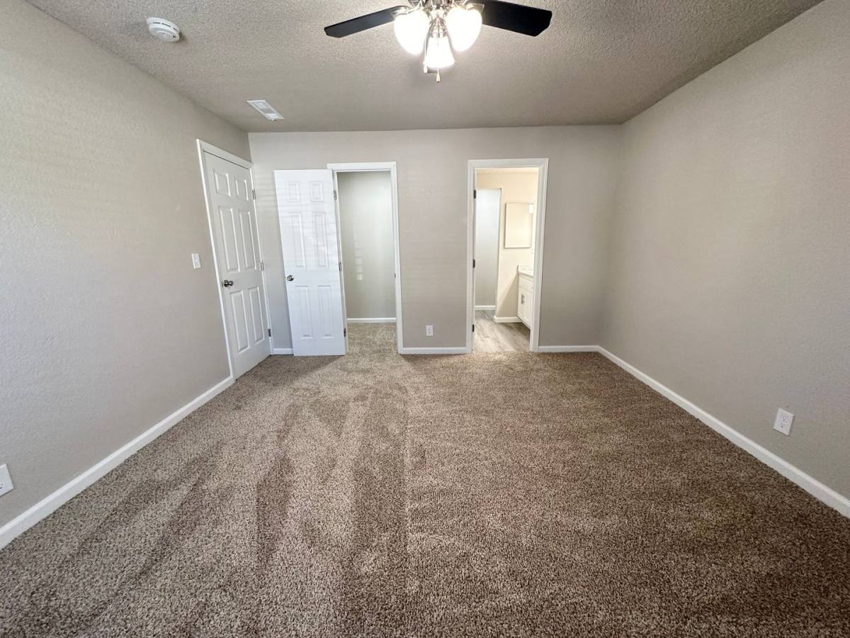 Apartment for rent at 400 W Gettysburg Ave, Clovis, CA 93612