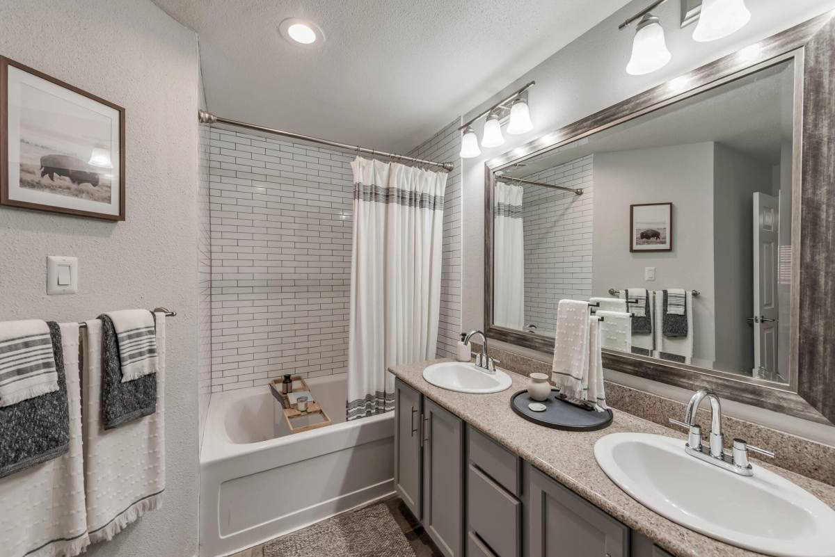 Apartment for rent at 2100 Bering Dr #ALG, Houston, TX 77057