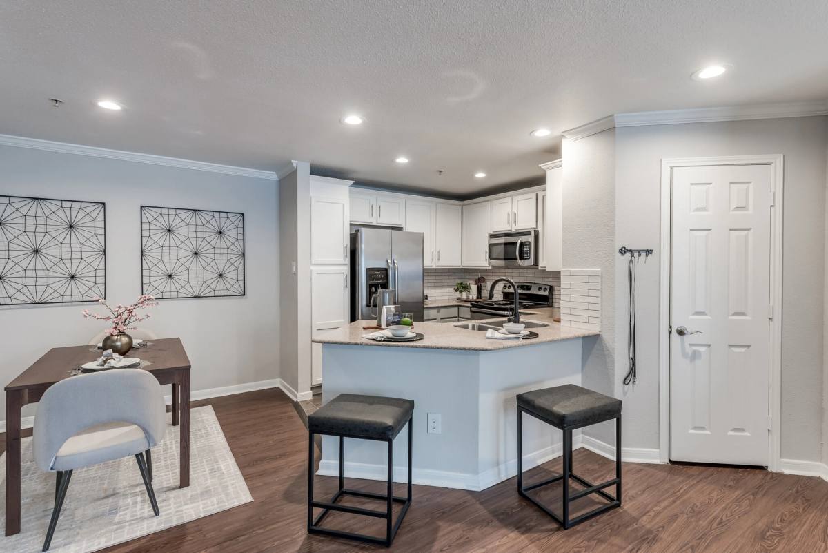 Apartment for rent at 2100 Bering Dr #ALG, Houston, TX 77057