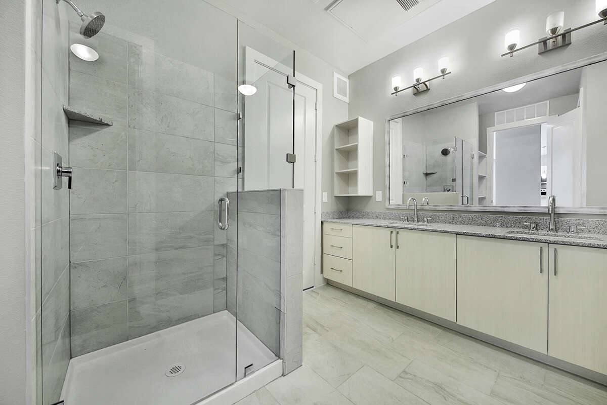 Apartment for rent at 150 W Sam Houston Parkway N #AOTB1, Houston, TX 77024