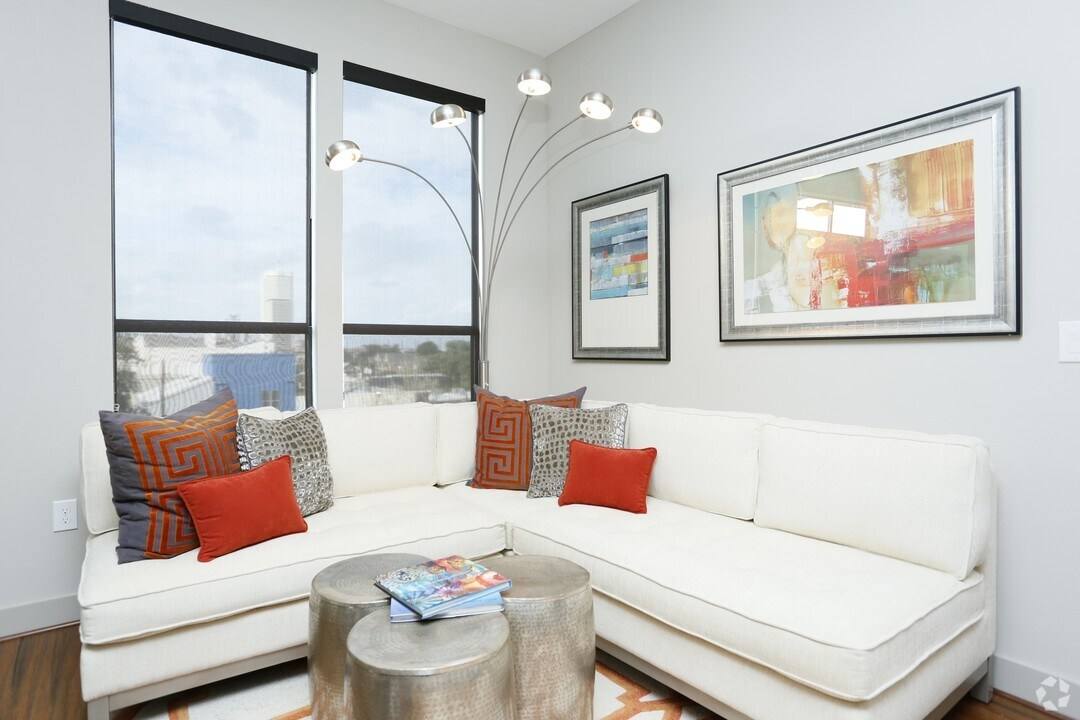 Apartment for rent at 1616 W Dallas St #AOWD, Houston, TX 77019