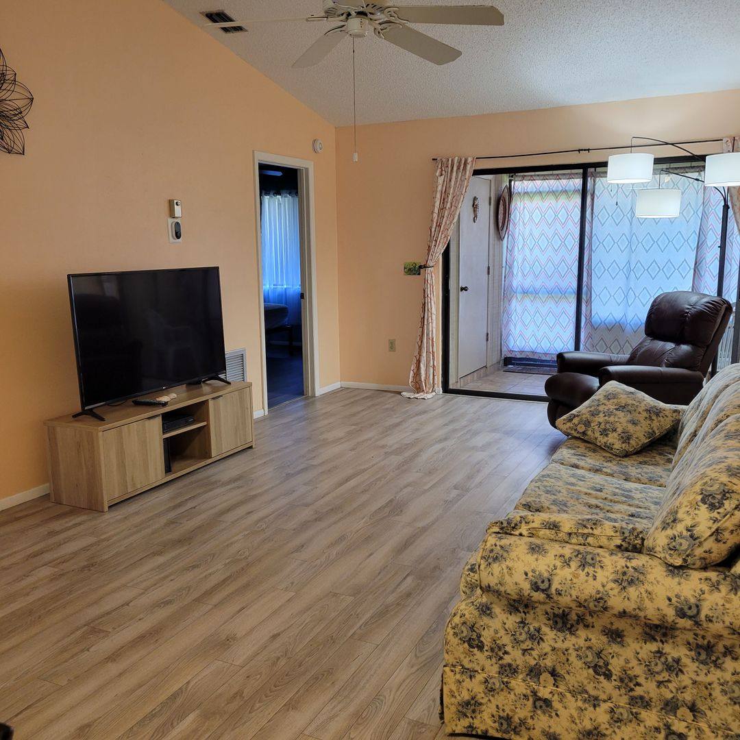 Condo for rent at 2713 60th Ave Dr W, Bradenton, FL 34207