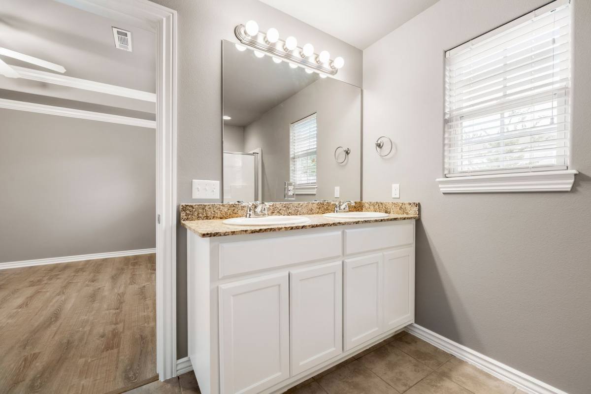Apartment for rent at 261-263 Copper Oaks Dr, Centerton, AR 72719